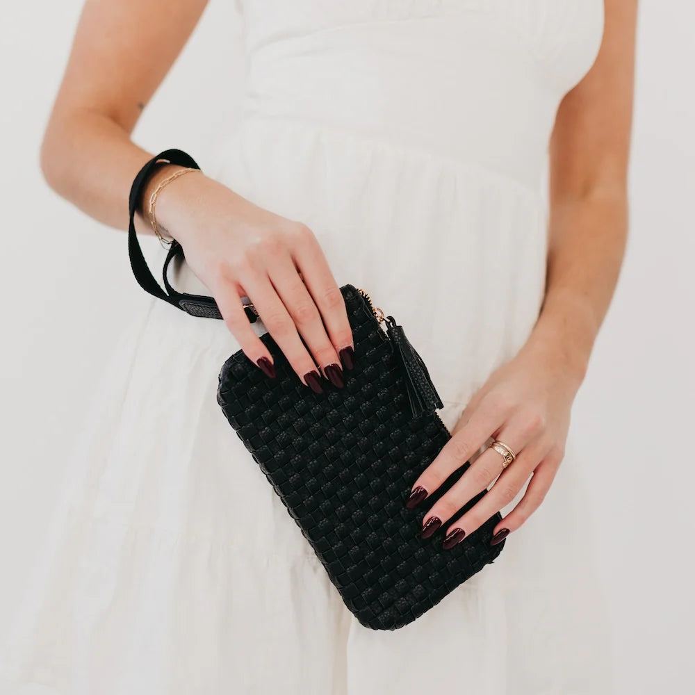 Emma woven clutch