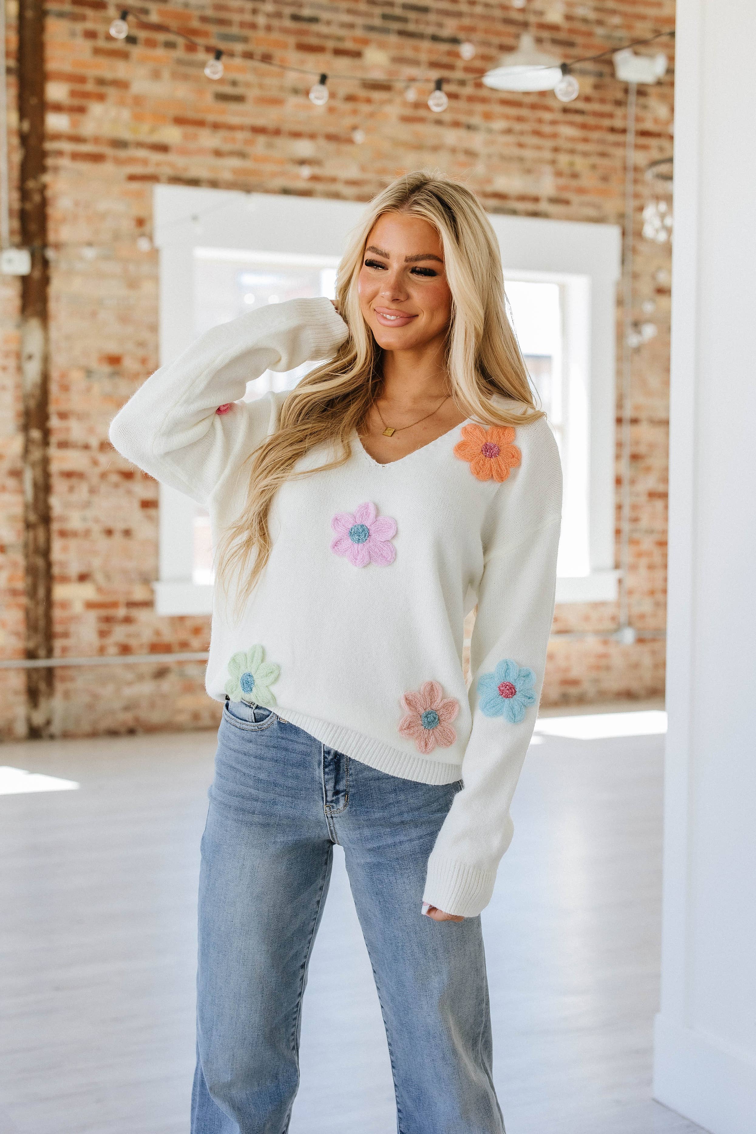 Kash V-Neck Flower Sweater | S-XL