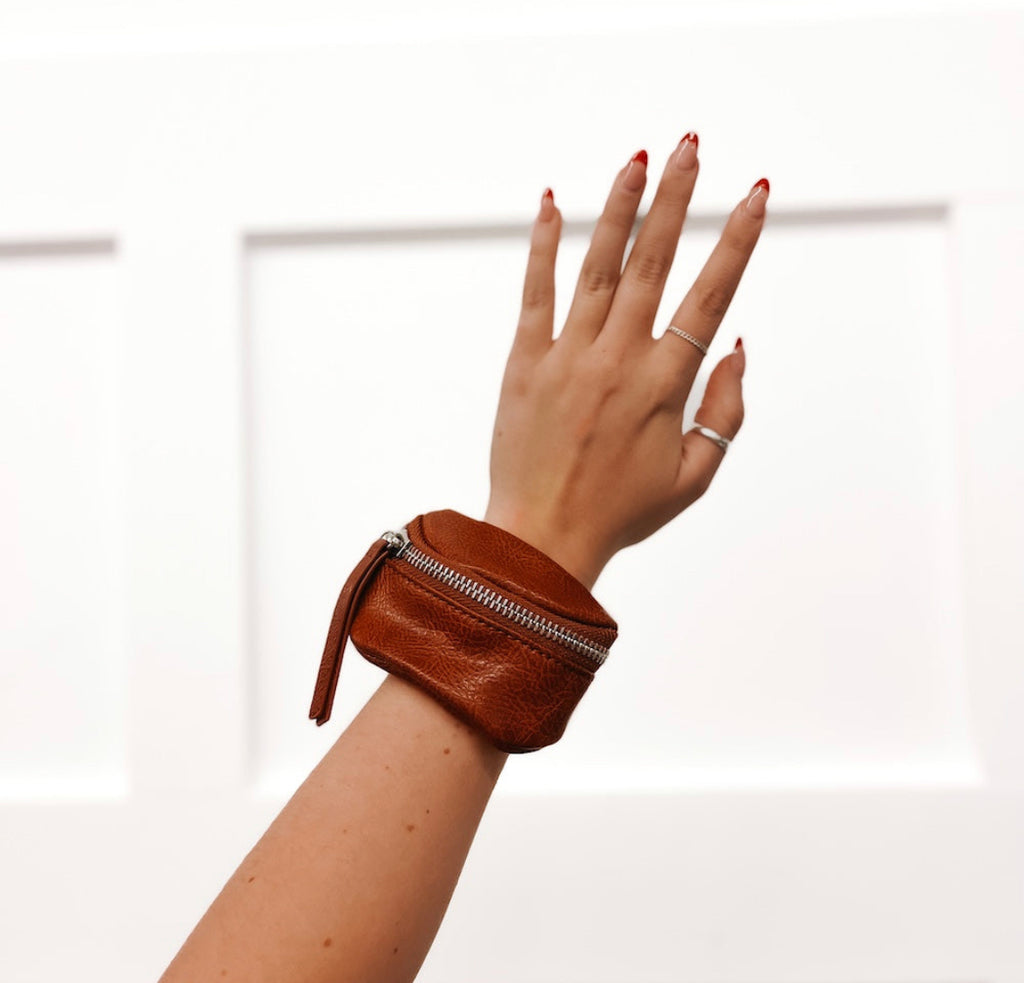 Luna wrist and strap pouch