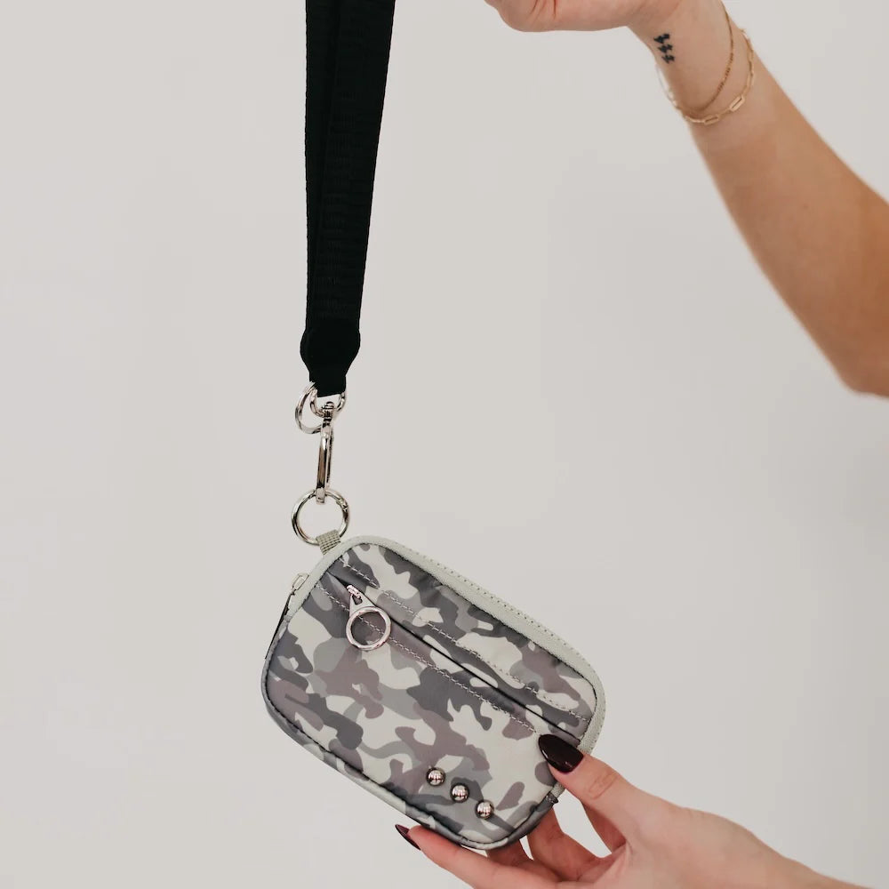 Nelly Nylon Card Wallet Wristlet