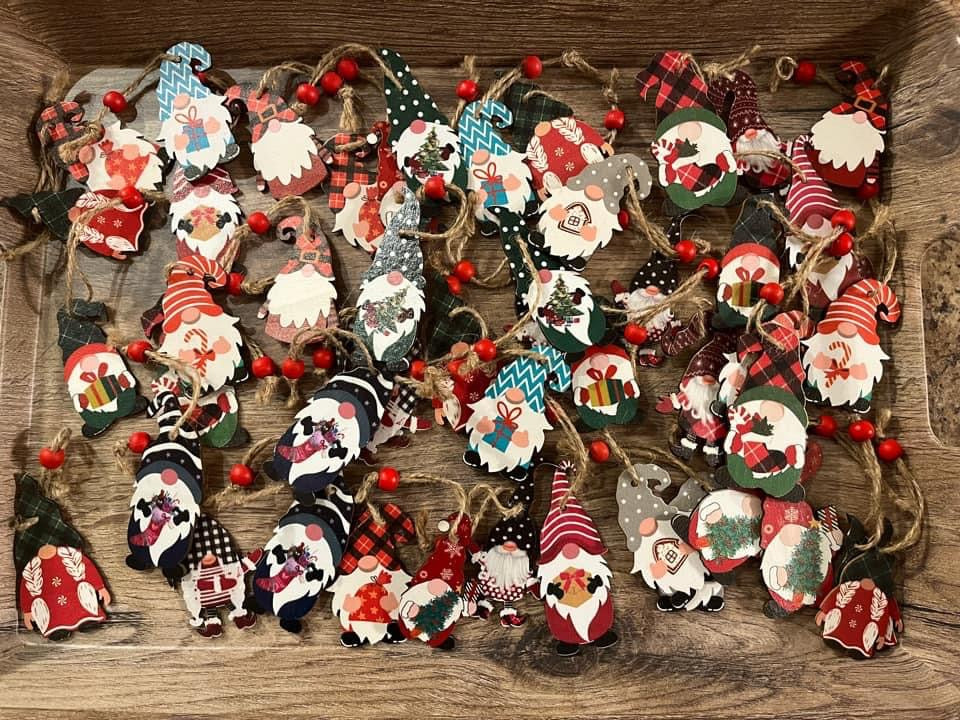 Set of 6!! Wooden Christmas tags or ornaments