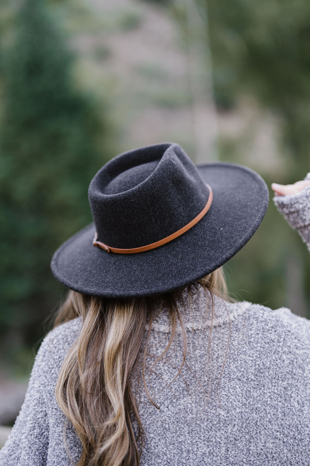 WOOL BLEND WIDE BRIM HAT W/ BELT